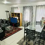Delight Double Bedroom In Mowbray