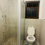 Delight Double Bedroom In Mowbray